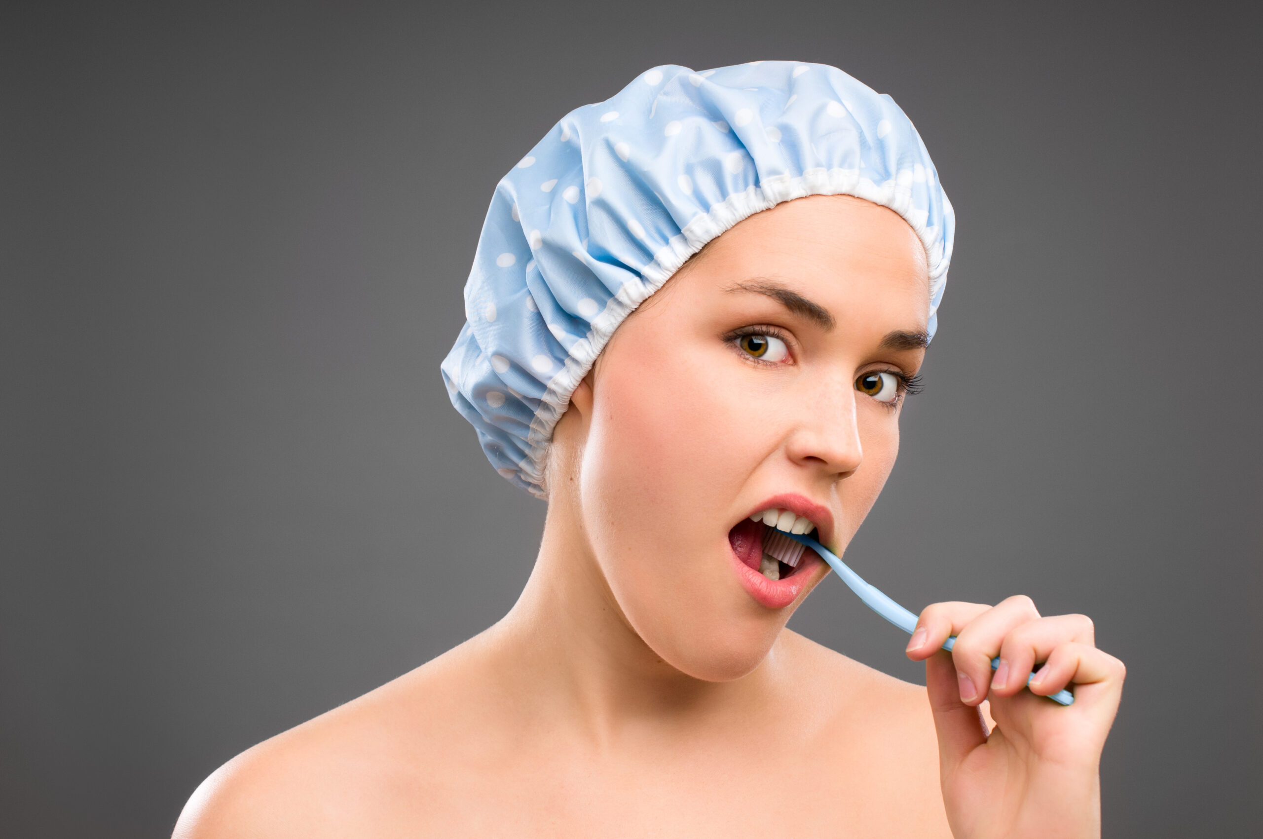 dentist in woodbridge and lake ridge explains why gums bleeding while brushing teeth